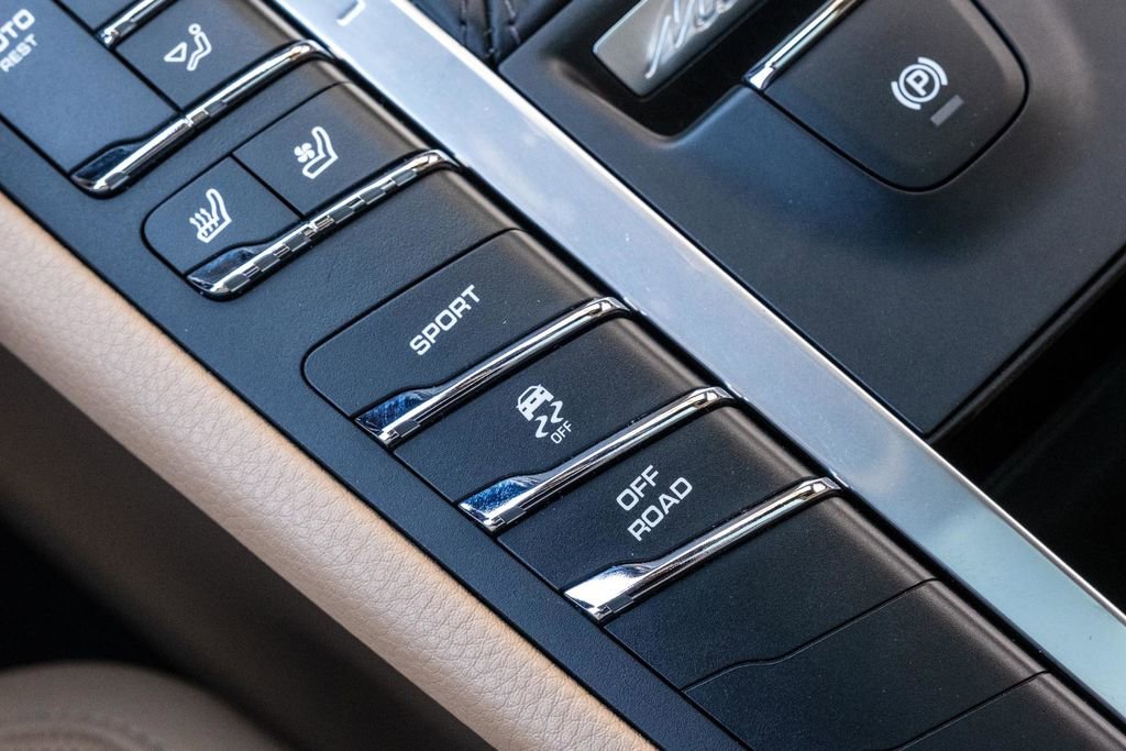 Used 2020 Porsche Macan image 22