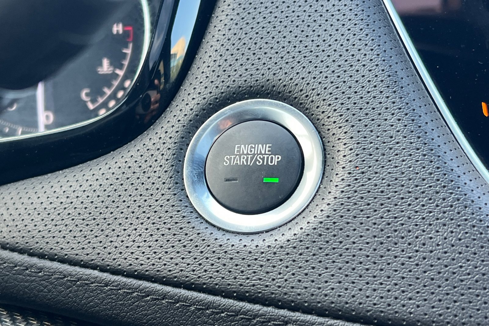 Used 2022 Cadillac XT5 Sportv w/ LPO, ONYX Package image 33