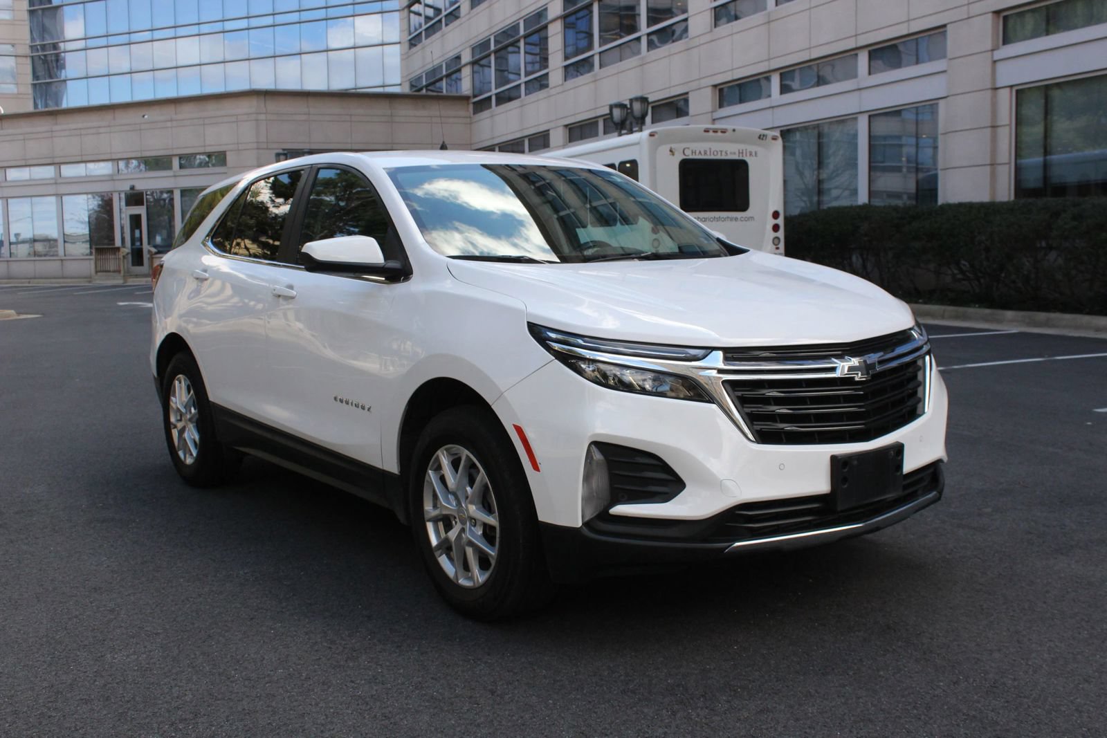 Used 2022 Chevrolet Equinox LT AWD/4WD image 1