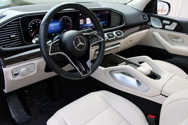 Used 2024 Mercedes-Benz GLE 450e 4MATIC w/ Warmth & Comfort Package image 9