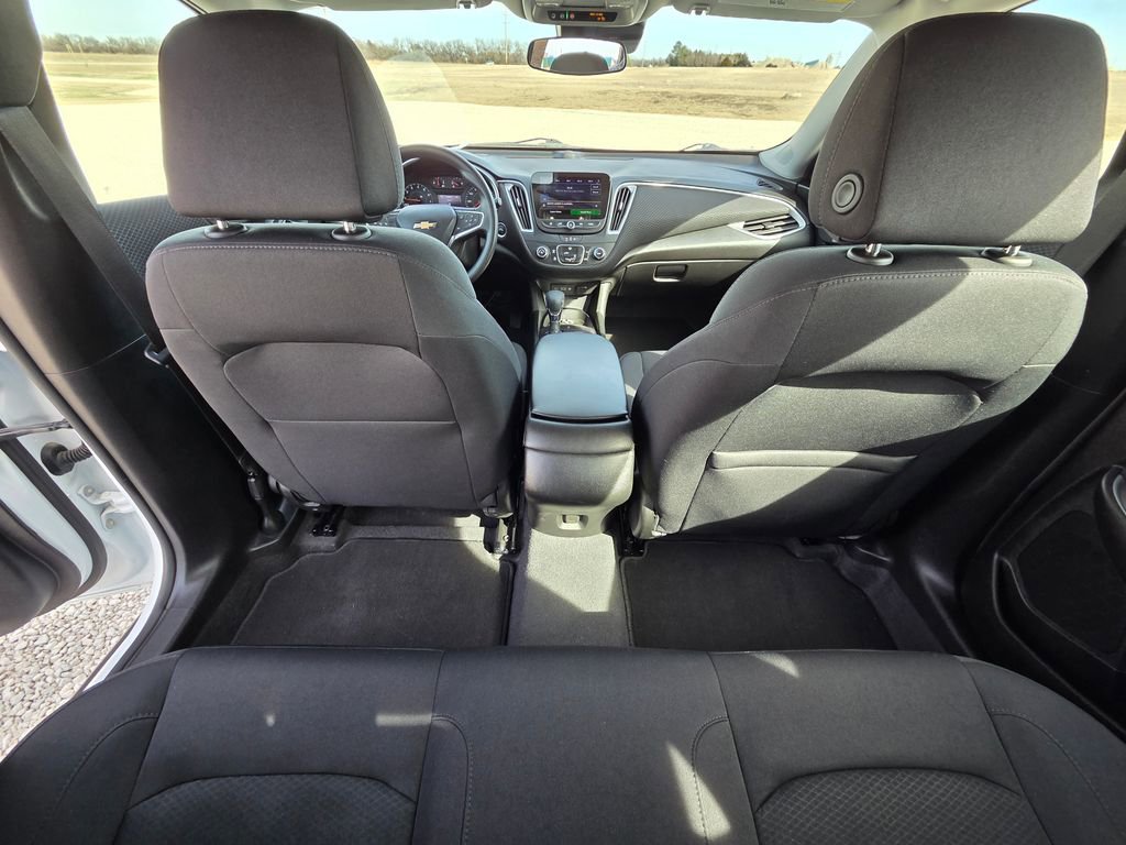 Used 2025 Chevrolet Malibu LS image 23