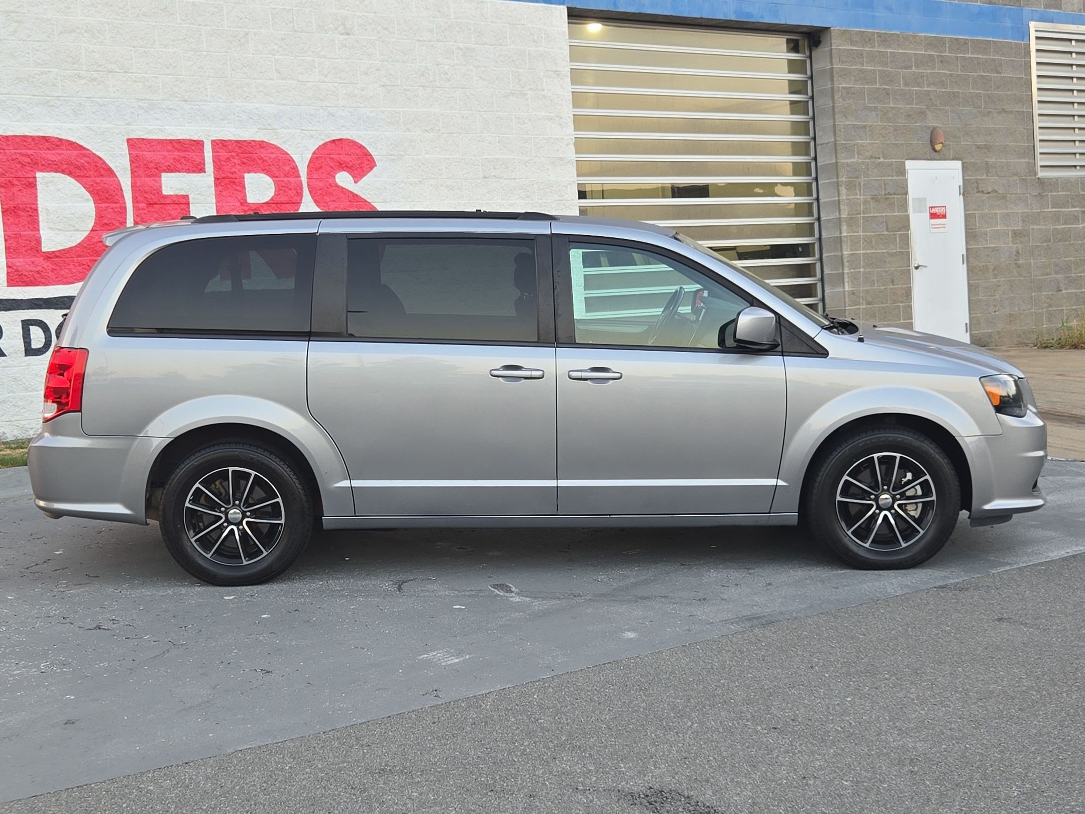 Used 2019 Dodge Grand Caravan GT FWD image 8