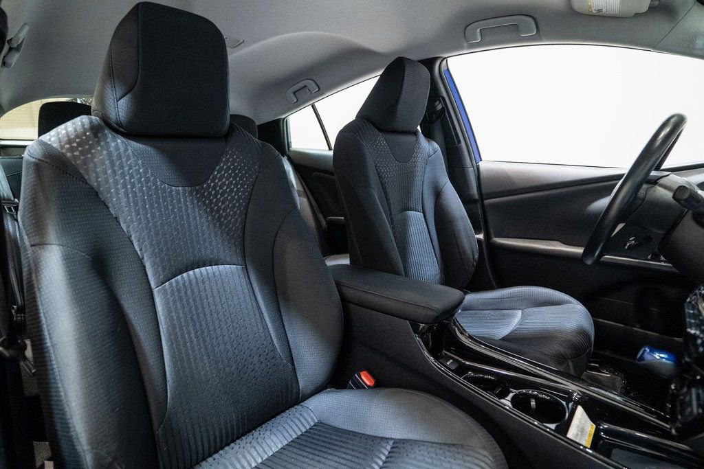 Used 2017 Toyota Prius Three image 13