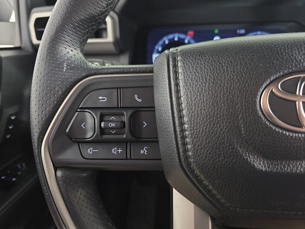 Used 2025 Toyota 4Runner TRD Off-Road Premium AWD/4WD image 16