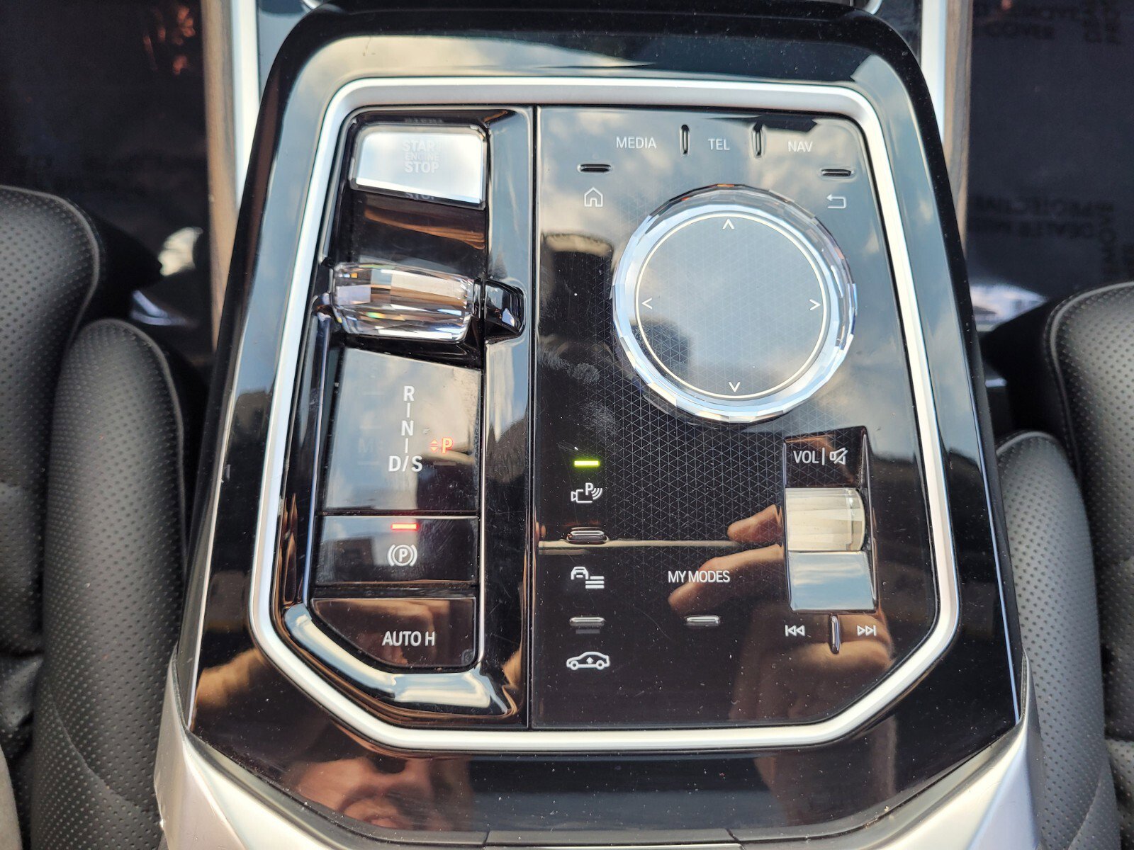 Used 2023 BMW 740i image 24