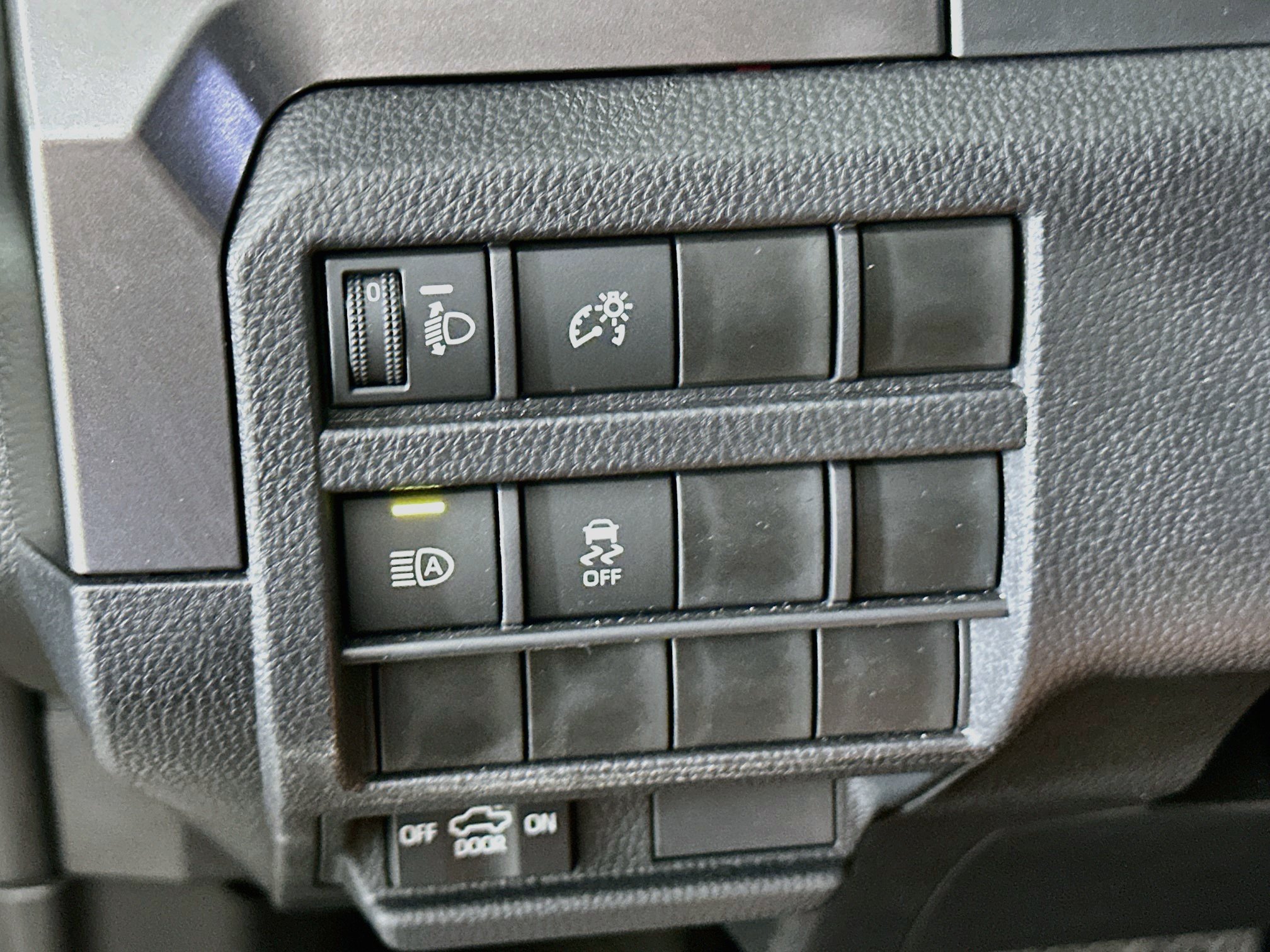 Used 2025 Toyota Tacoma TRD Off-Road AWD/4WD image 17