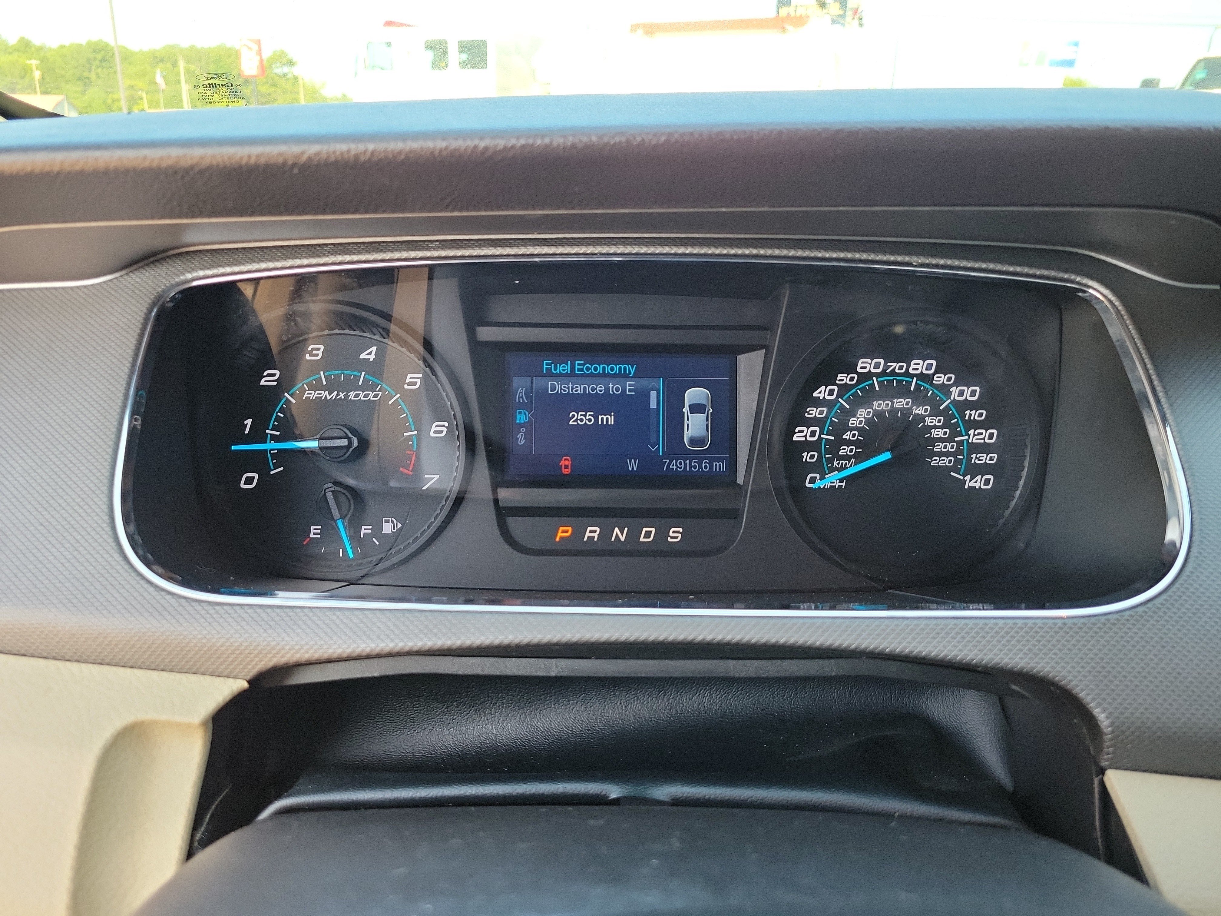 Used 2015 Ford Taurus SE FWD image 23