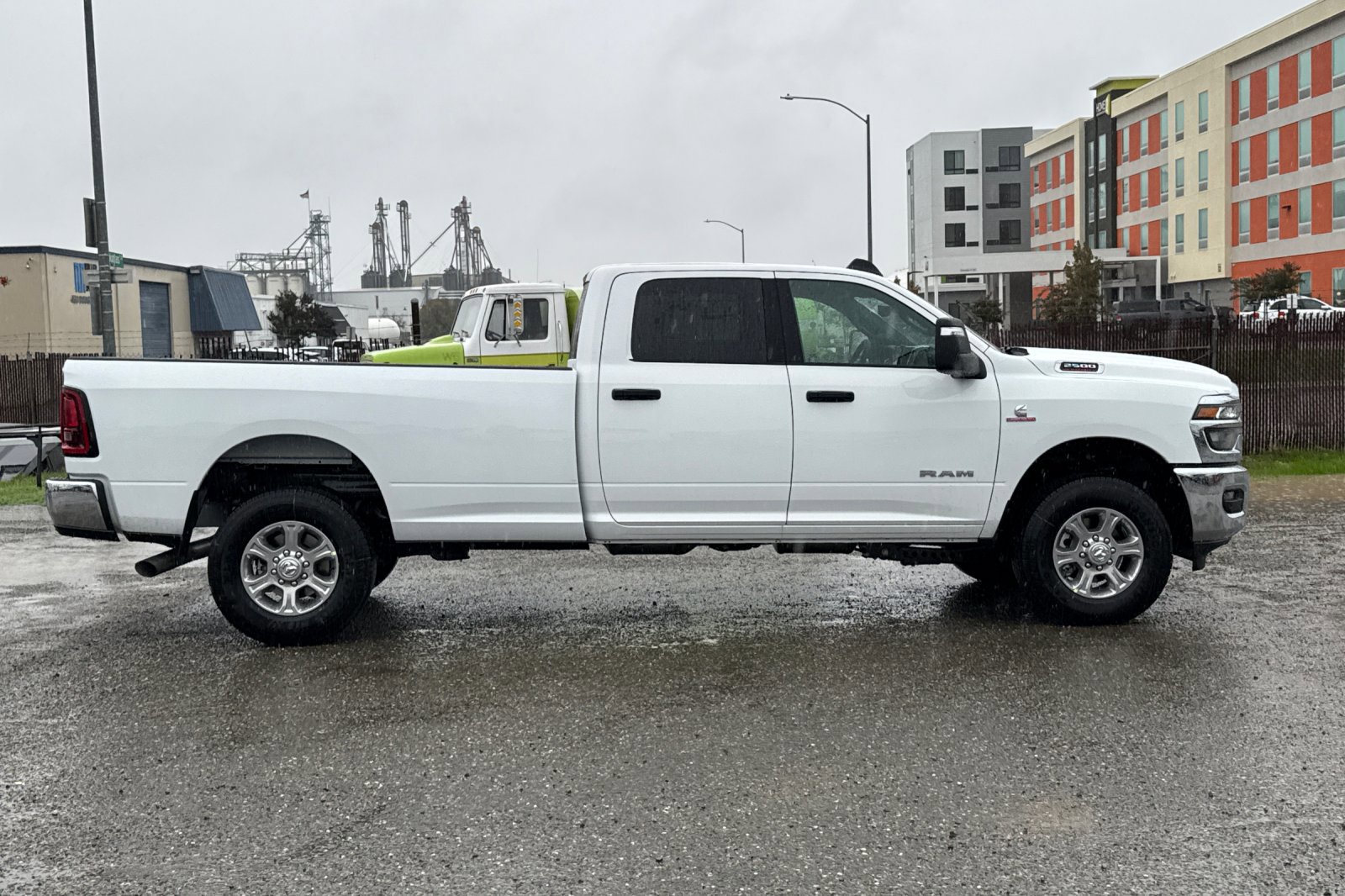 New 2026 RAM 2500 Big Horn AWD/4WD image 2