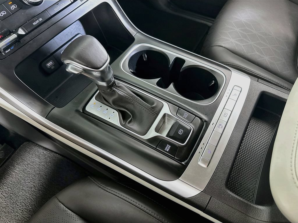 Certified 2024 Kia Carnival LX FWD image 25