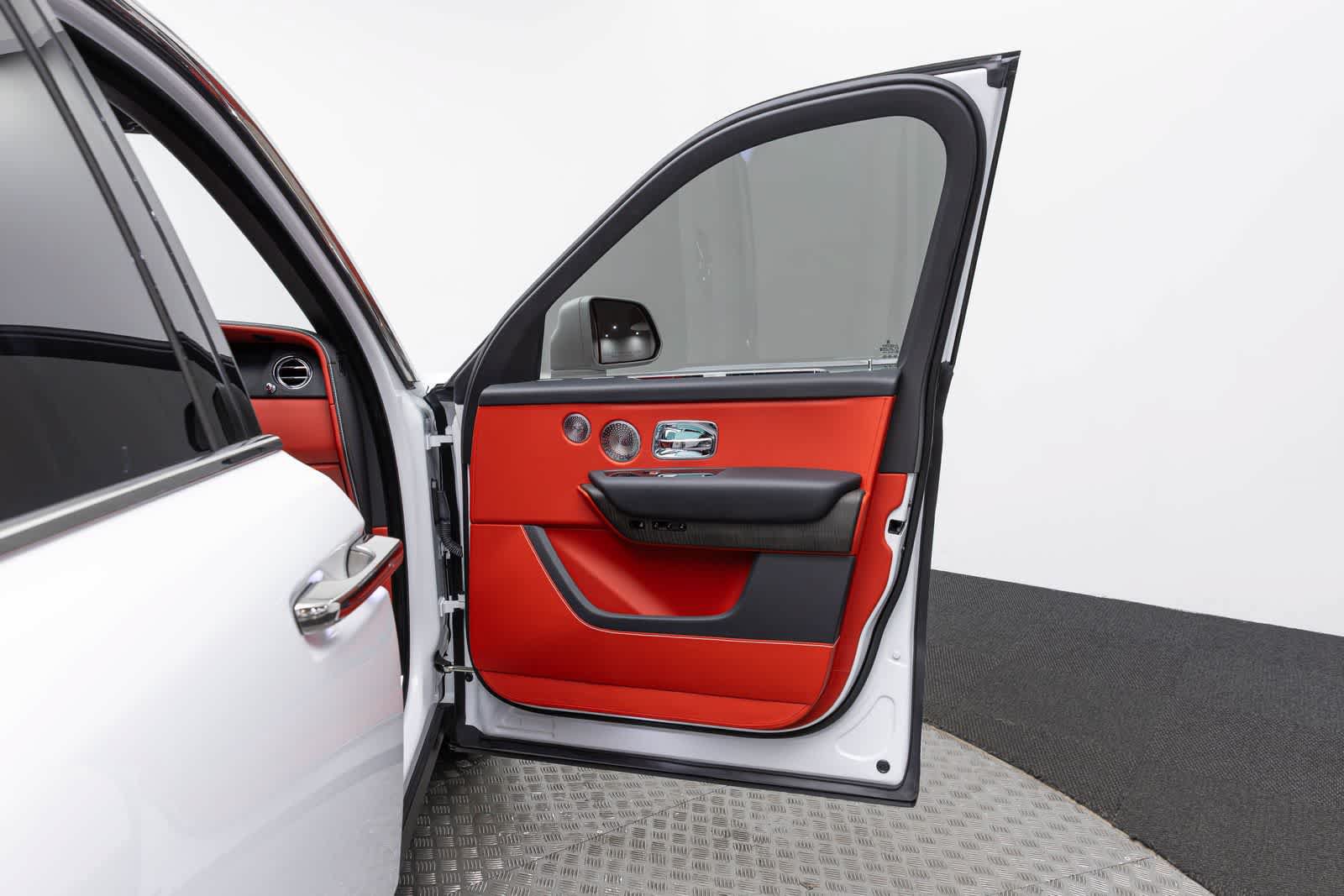 Used 2021 Rolls-Royce Cullinan AWD/4WD image 48