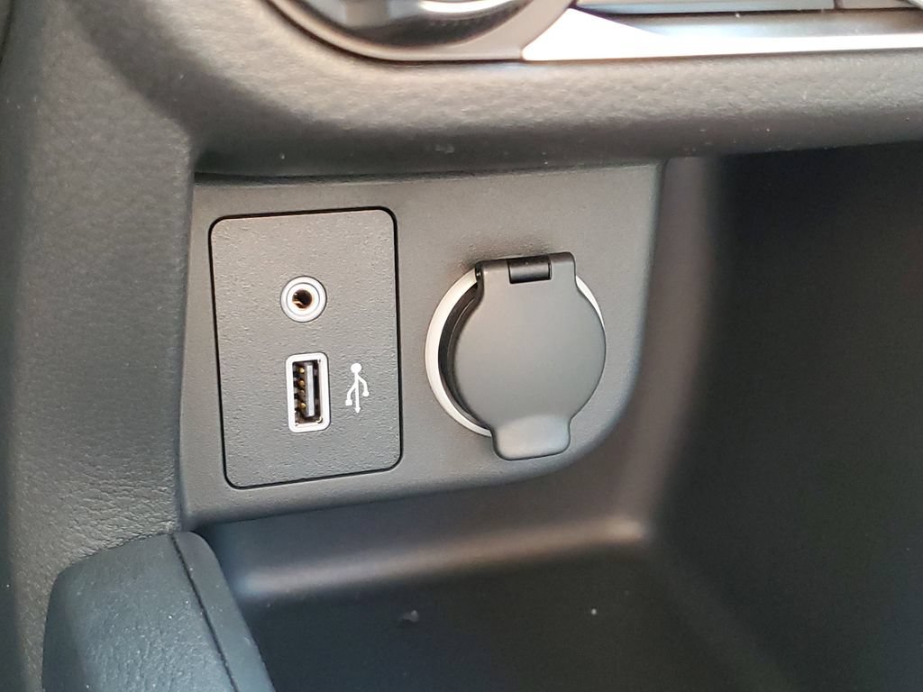 New 2025 Nissan Kicks Play S FWD image 30