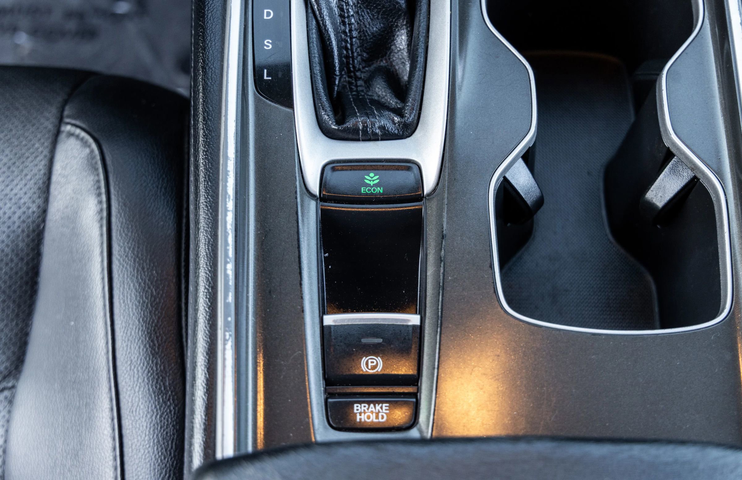 Used 2018 Honda Accord EX-L image 25