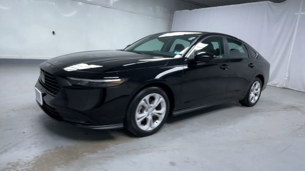 Used 2025 Honda Accord LX image 4