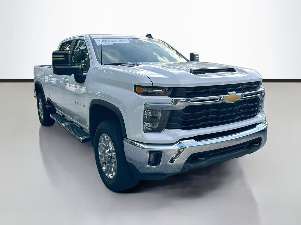 Used 2025 Chevrolet Silverado 2500 LT w/ Convenience Package AWD/4WD image 3