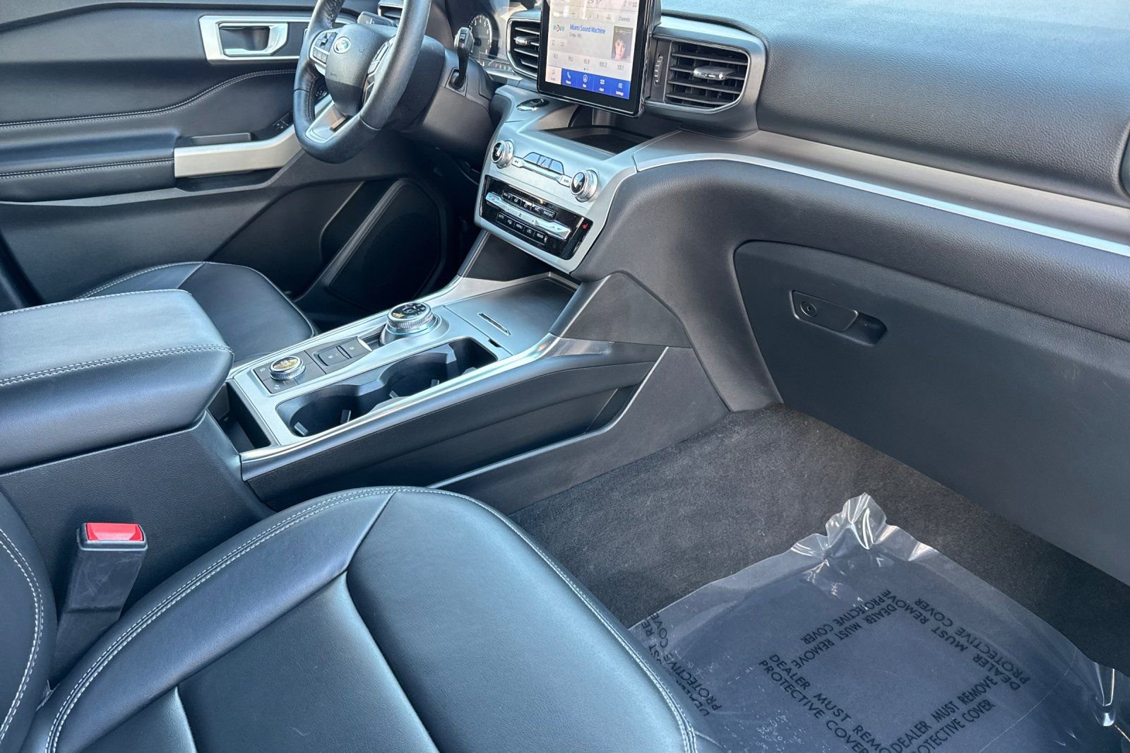 Used 2022 Ford Explorer XLT w/ Equipment Group 202A image 17