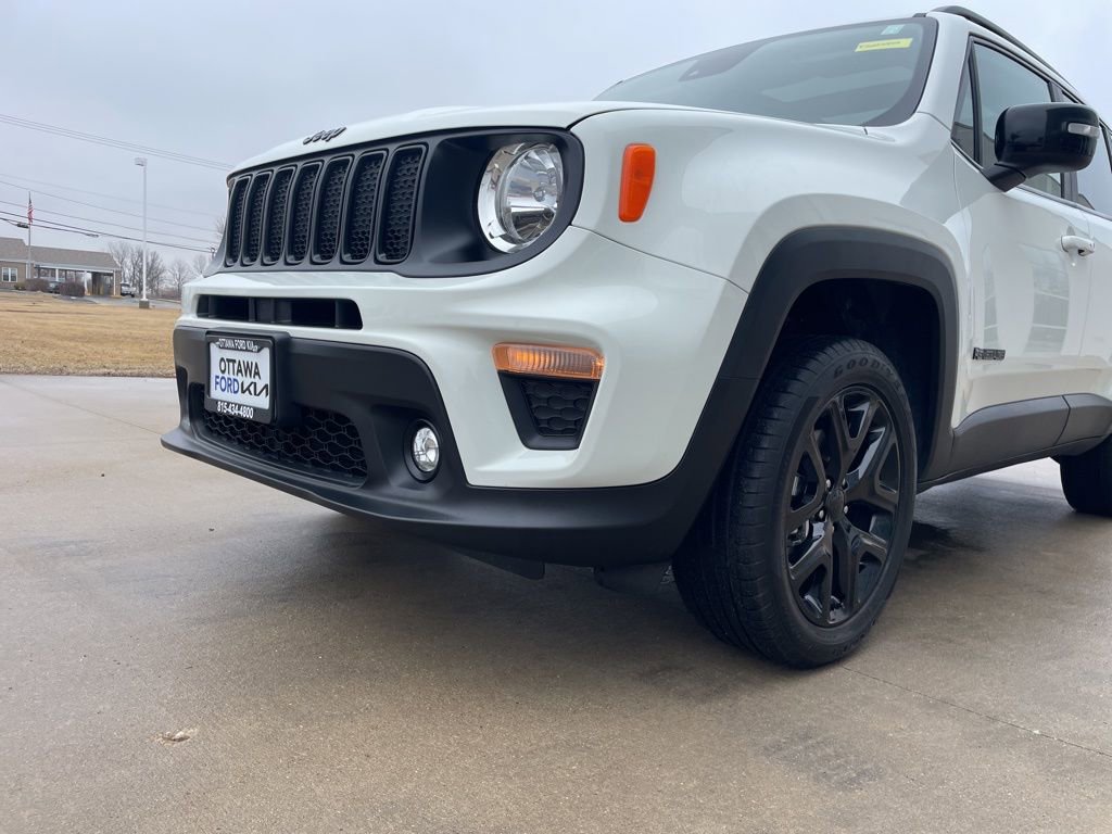 Used 2023 Jeep Renegade Altitude w/ Sun/Sound Group AWD/4WD image 15