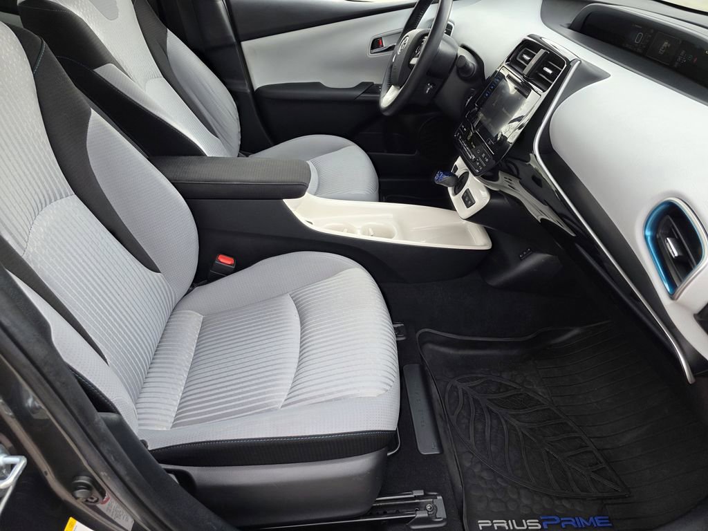 Used 2017 Toyota Prius Prime Plus image 15