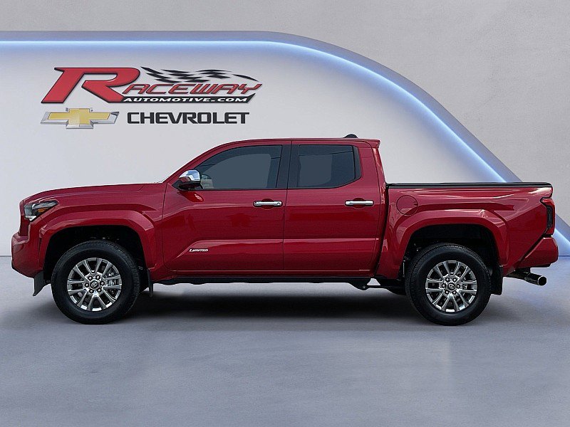 Used 2025 Toyota Tacoma Limited AWD/4WD image 2