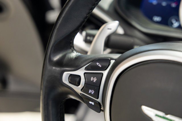 Used 2021 Aston Martin DB11 Volante image 28