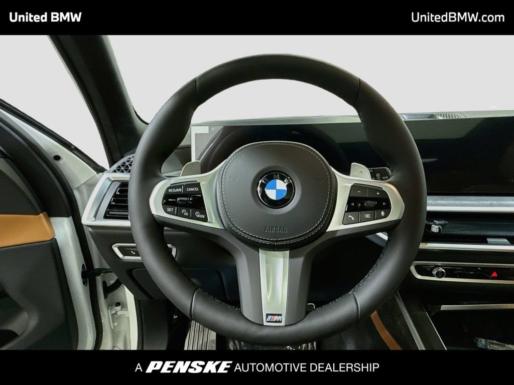 New 2027 BMW X7 xDrive40i w/ M Sport Package AWD/4WD image 13