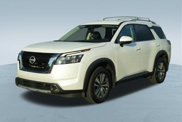 Used 2025 Nissan Pathfinder SL AWD/4WD image 3