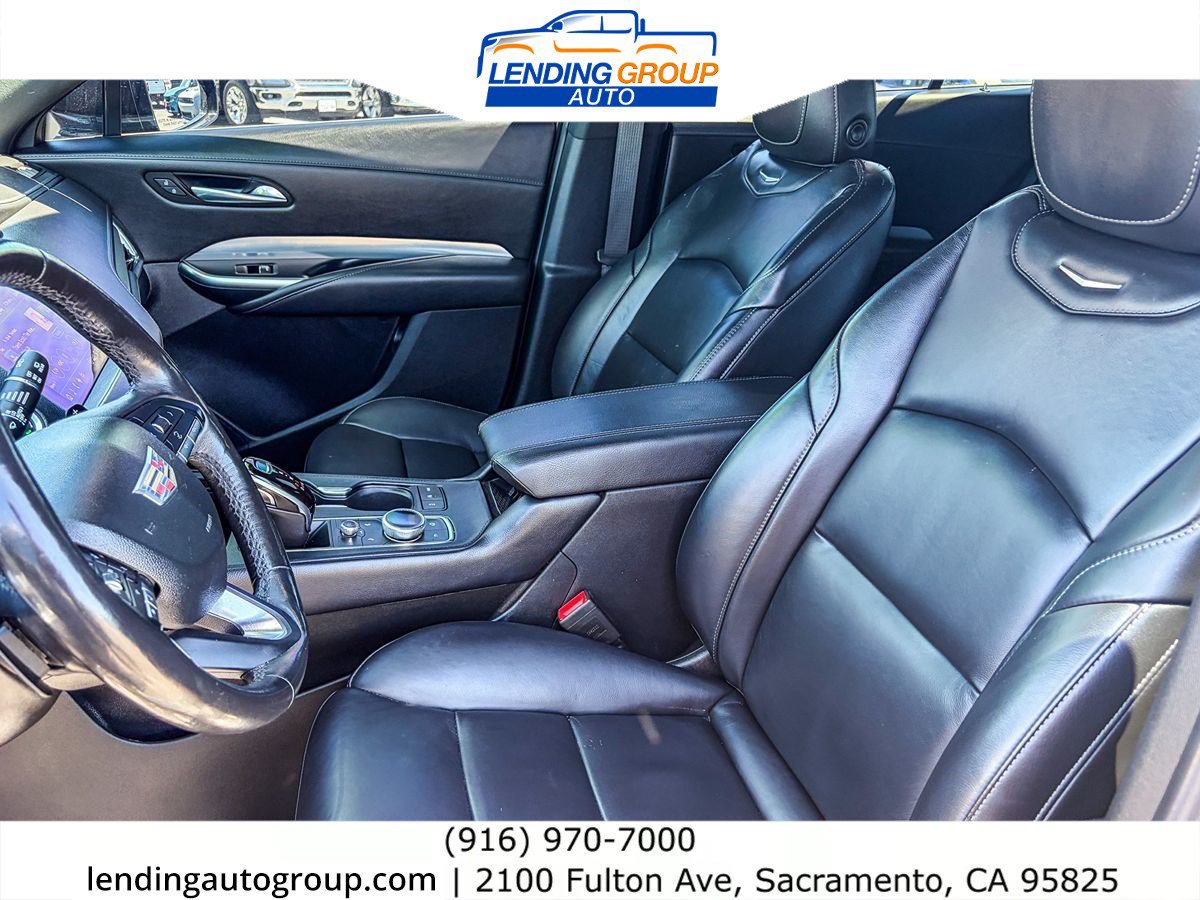Used 2020 Cadillac XT4 Premium Luxury w/ Cold Weather Package FWD image 16