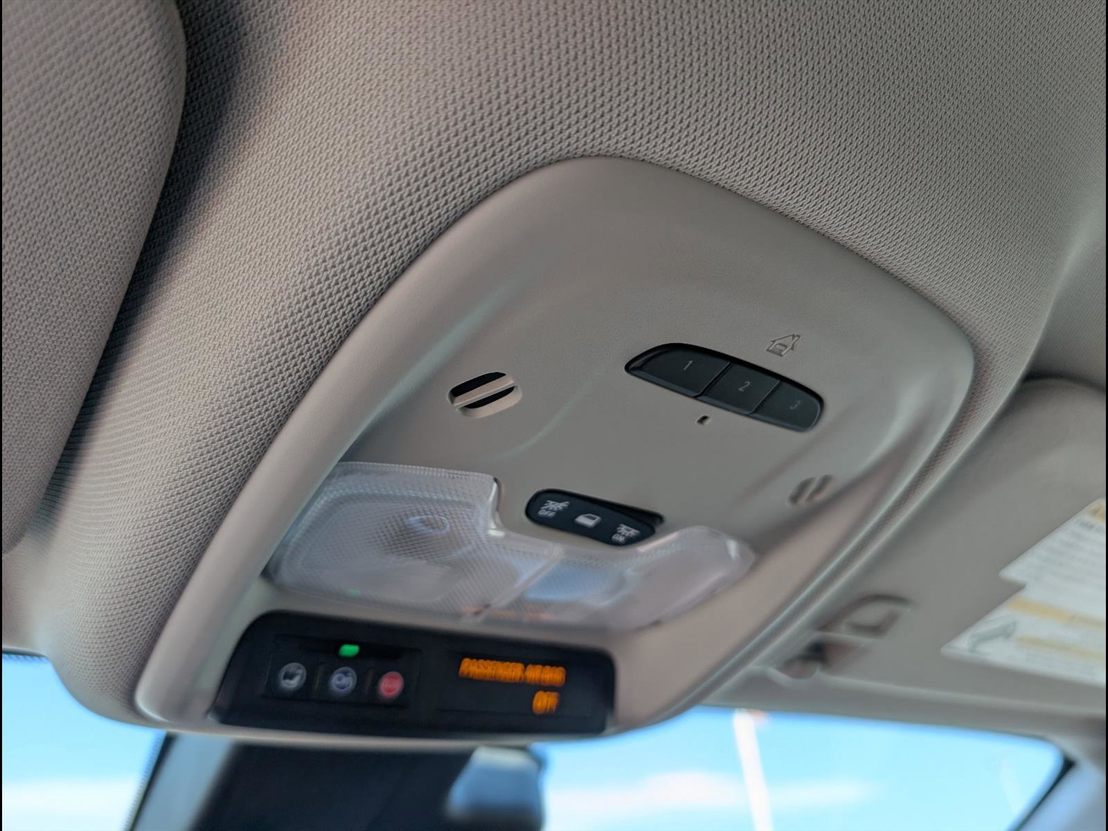 Used 2020 Buick Encore GX Essence FWD image 19