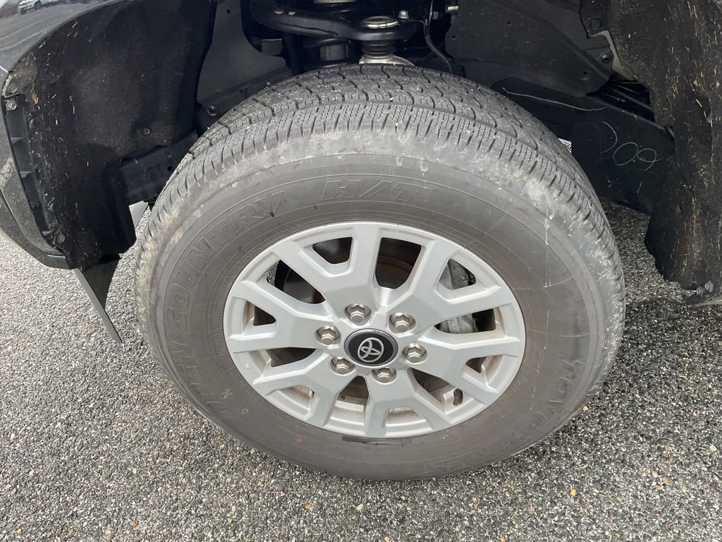 Used 2025 Toyota Tacoma SR w/ SR Upgrade Package image 4
