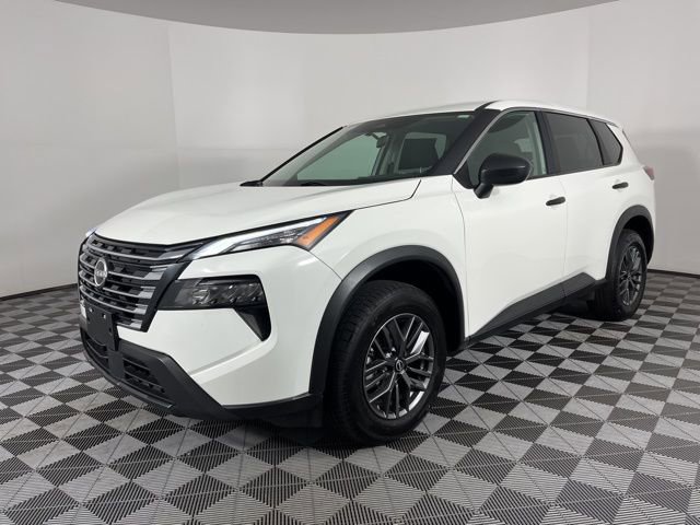 Used 2024 Nissan Rogue S image 5