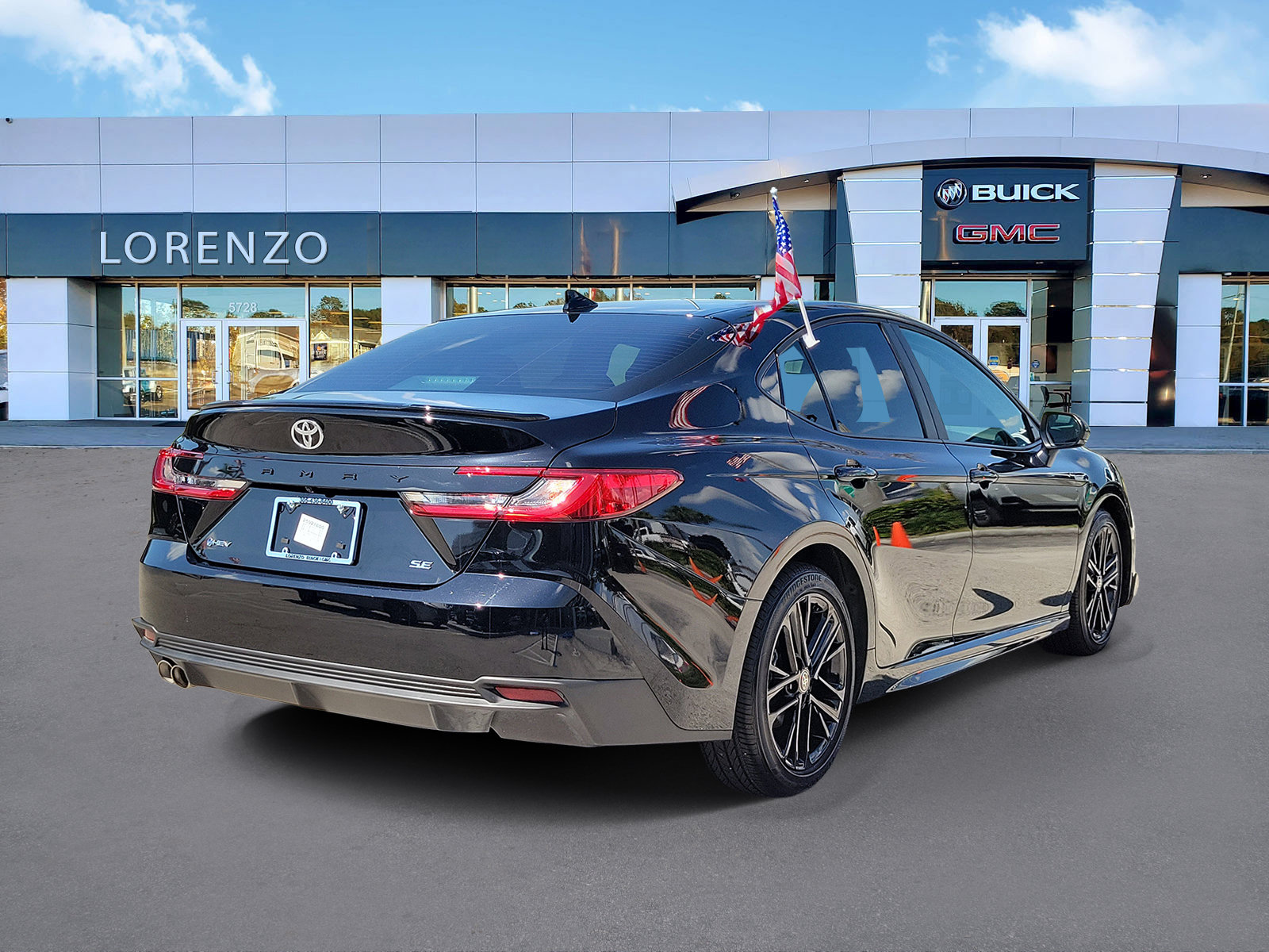 Used 2025 Toyota Camry SE FWD image 5