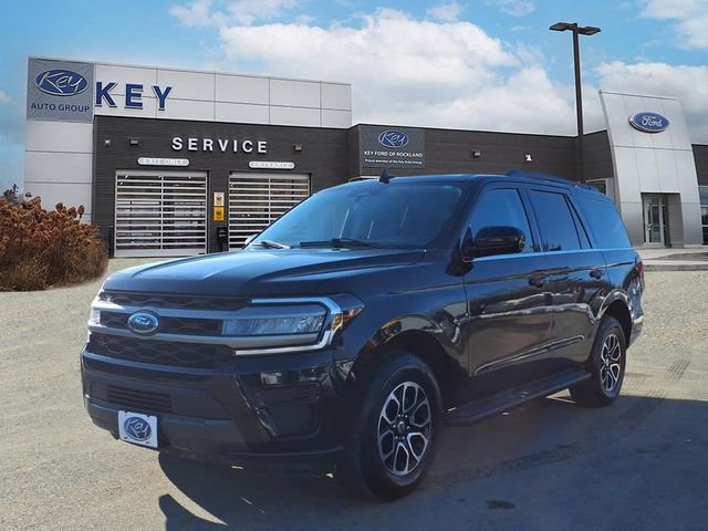 Used 2024 Ford Expedition XLT image 1