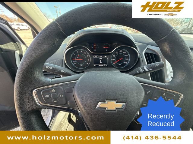 Used 2017 Chevrolet Cruze LT image 11