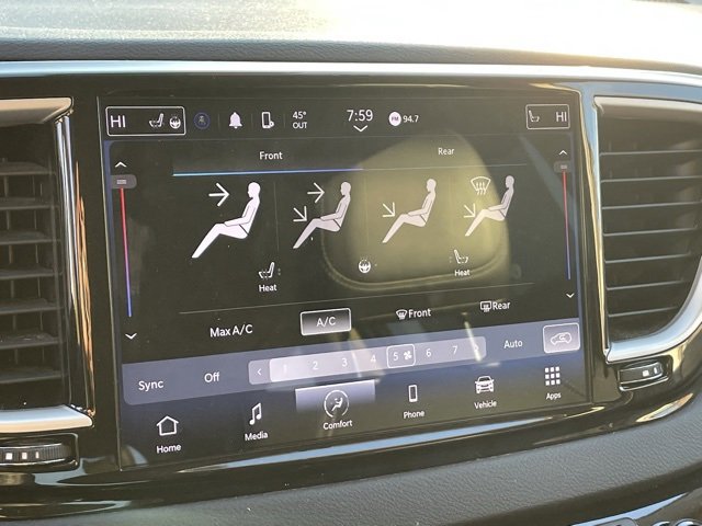 Certified 2024 Chrysler Pacifica Touring-L image 20