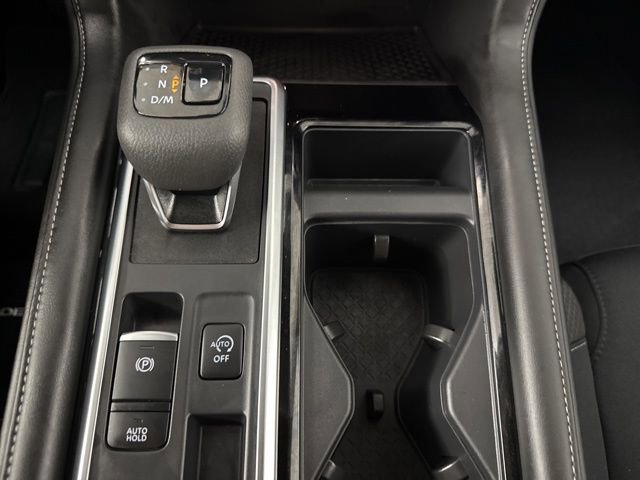 Used 2025 Nissan Pathfinder SV w/ SV Premium Package image 27