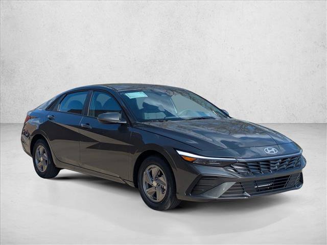 New 2026 Hyundai Elantra SE FWD video 2