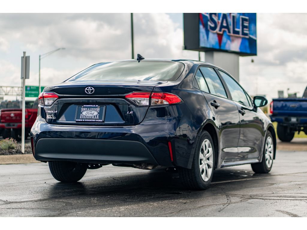 Used 2023 Toyota Corolla LE FWD image 4