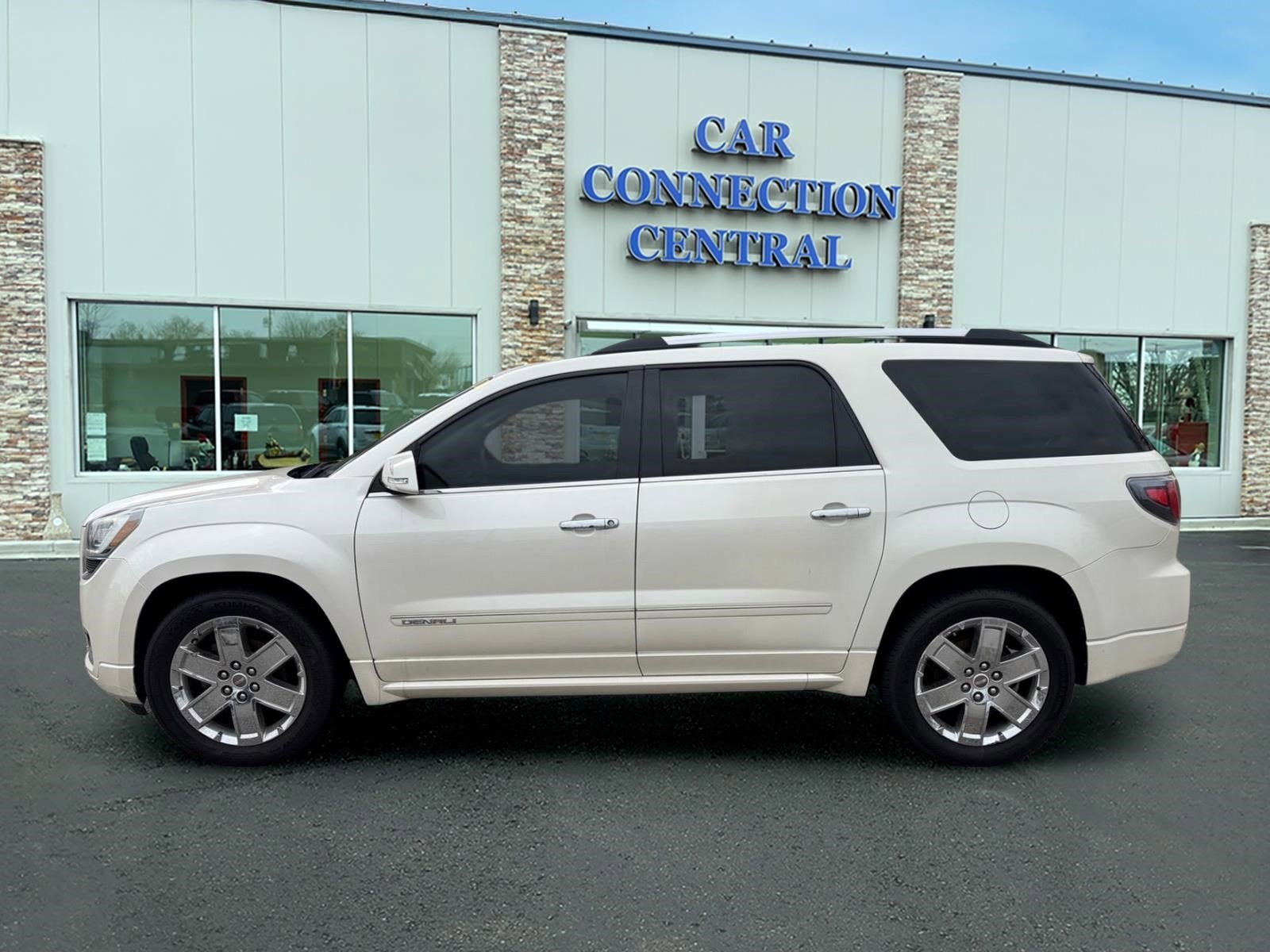 Used 2014 GMC Acadia Denali AWD/4WD image 2