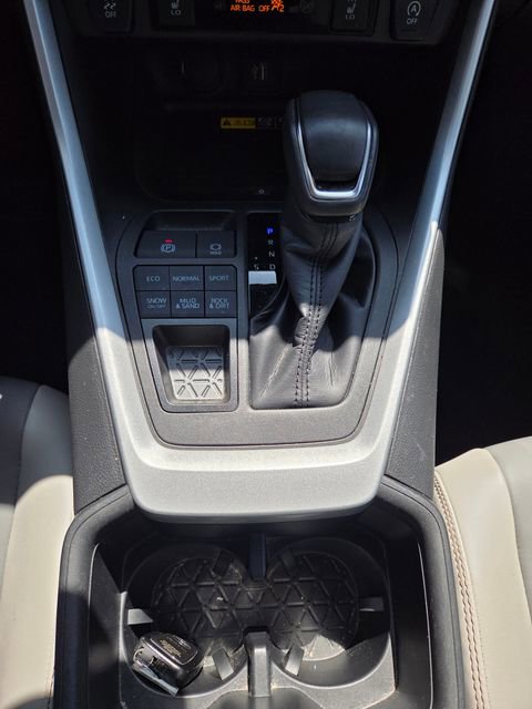 Used 2023 Toyota RAV4 XLE Premium AWD/4WD image 21