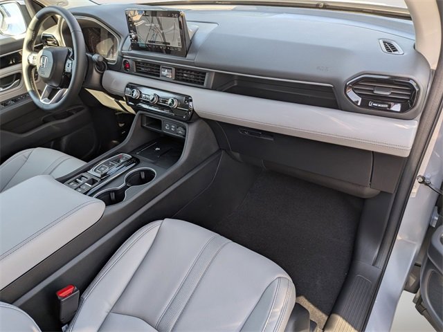 New 2025 Honda Pilot Touring image 33