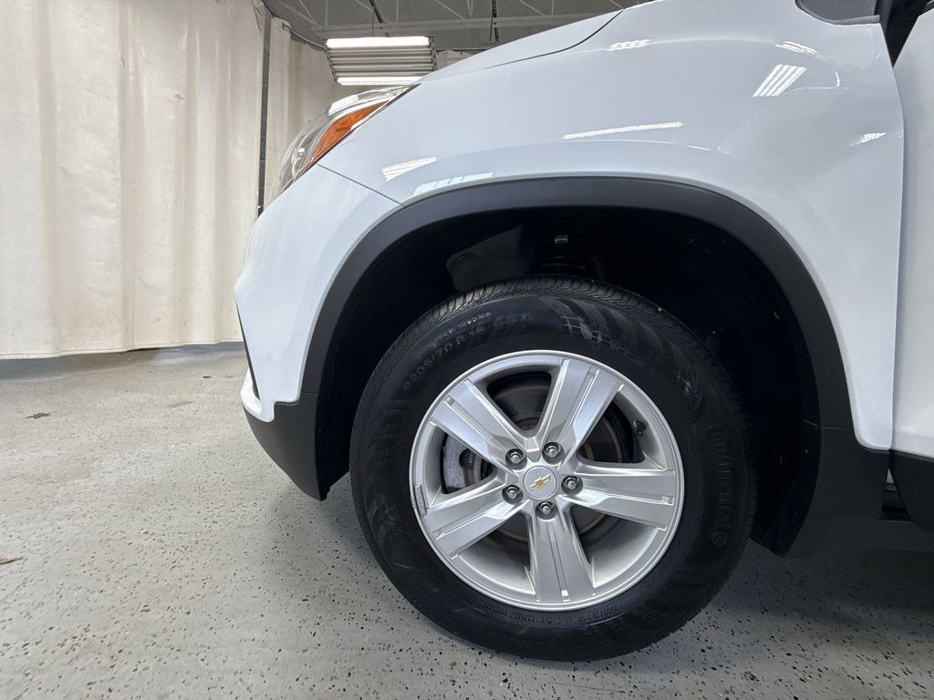 Certified 2022 Chevrolet Trax LT w/ LT Convenience Package image 42