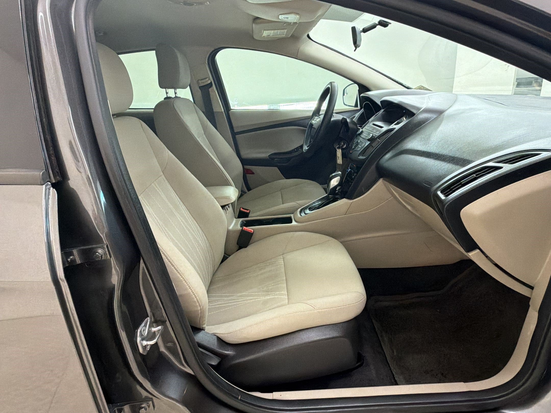 Used 2015 Ford Focus SE FWD image 21