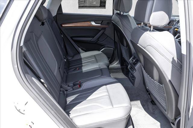 Used 2023 Audi Q5 e Premium w/ Convenience Package AWD/4WD image 23