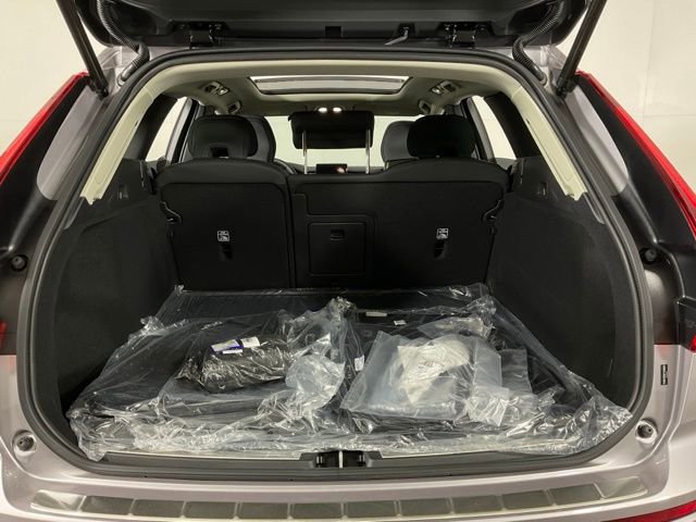 New 2026 Volvo XC60 B5 Plus w/ Protection Package Premier image 37