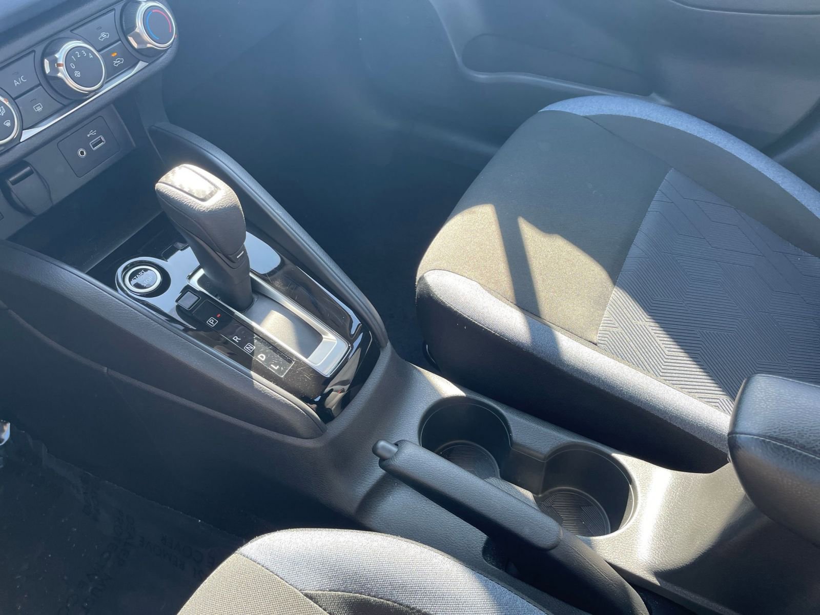 Used 2025 Nissan Versa SV image 39