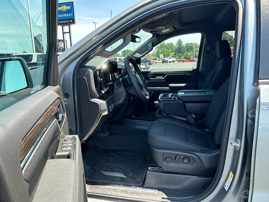 New 2025 Chevrolet Silverado 1500 RST w/ Dark Appearance Package image 15
