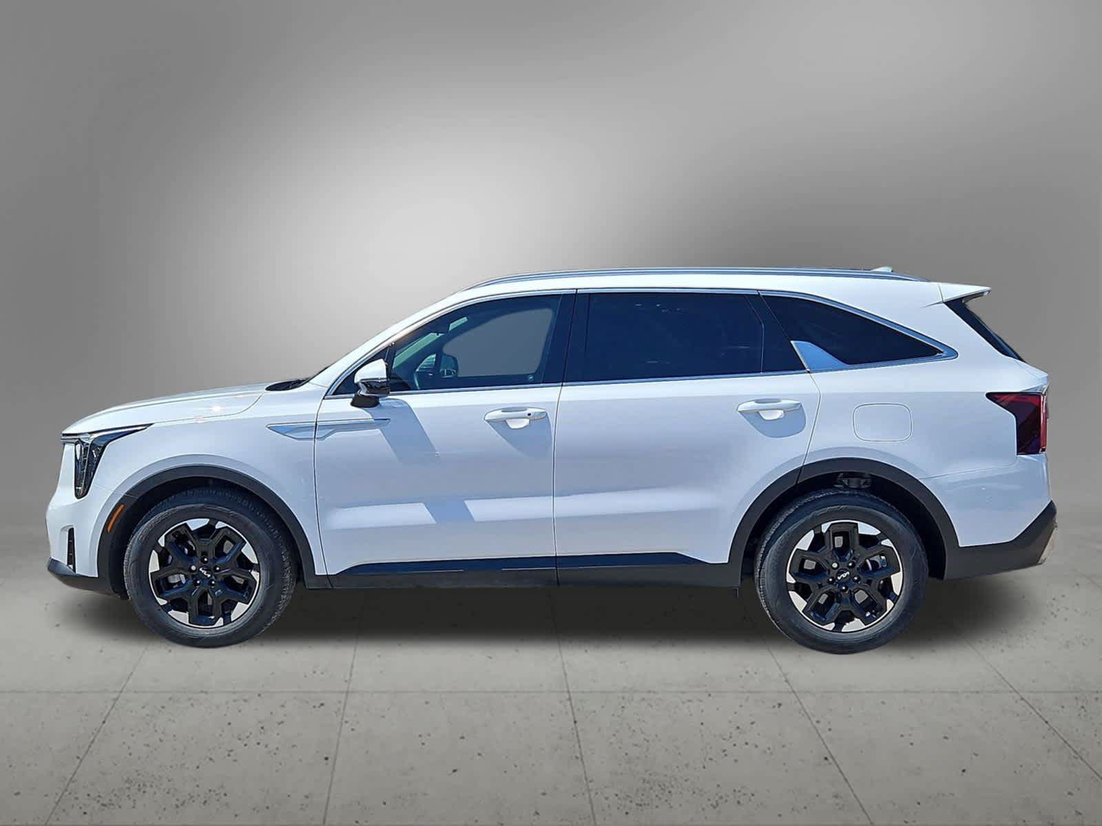 Certified 2025 Kia Sorento S FWD image 3