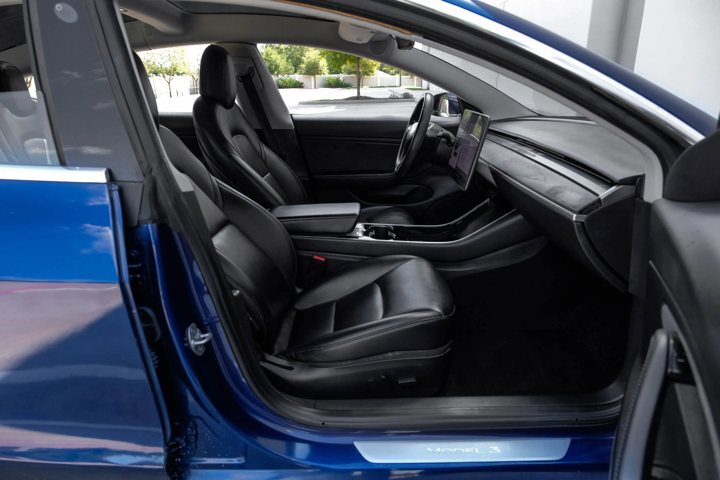 Used 2018 Tesla Model 3 Long Range image 31