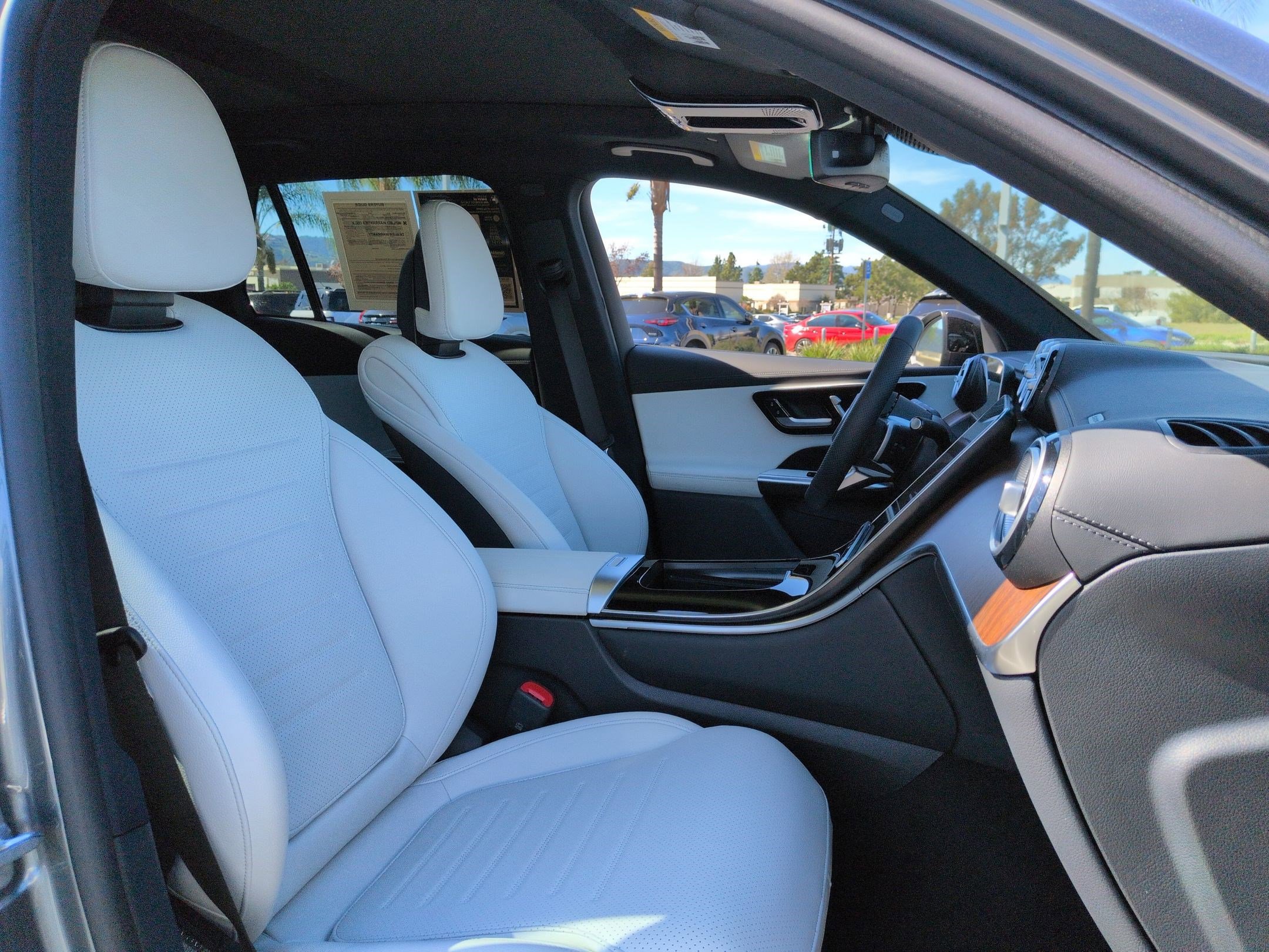 Used 2023 Mercedes-Benz GLC 300 4MATIC image 33