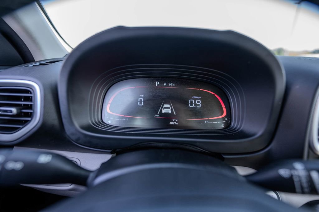 Used 2024 Hyundai Venue SEL image 17