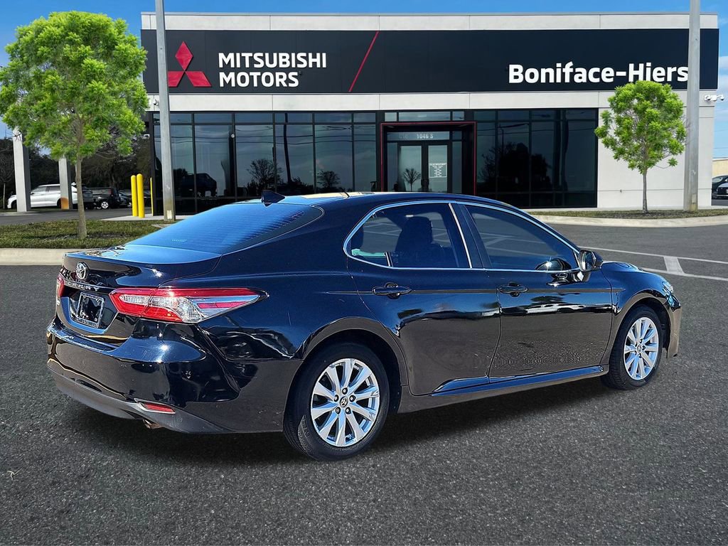 Used 2020 Toyota Camry LE image 4